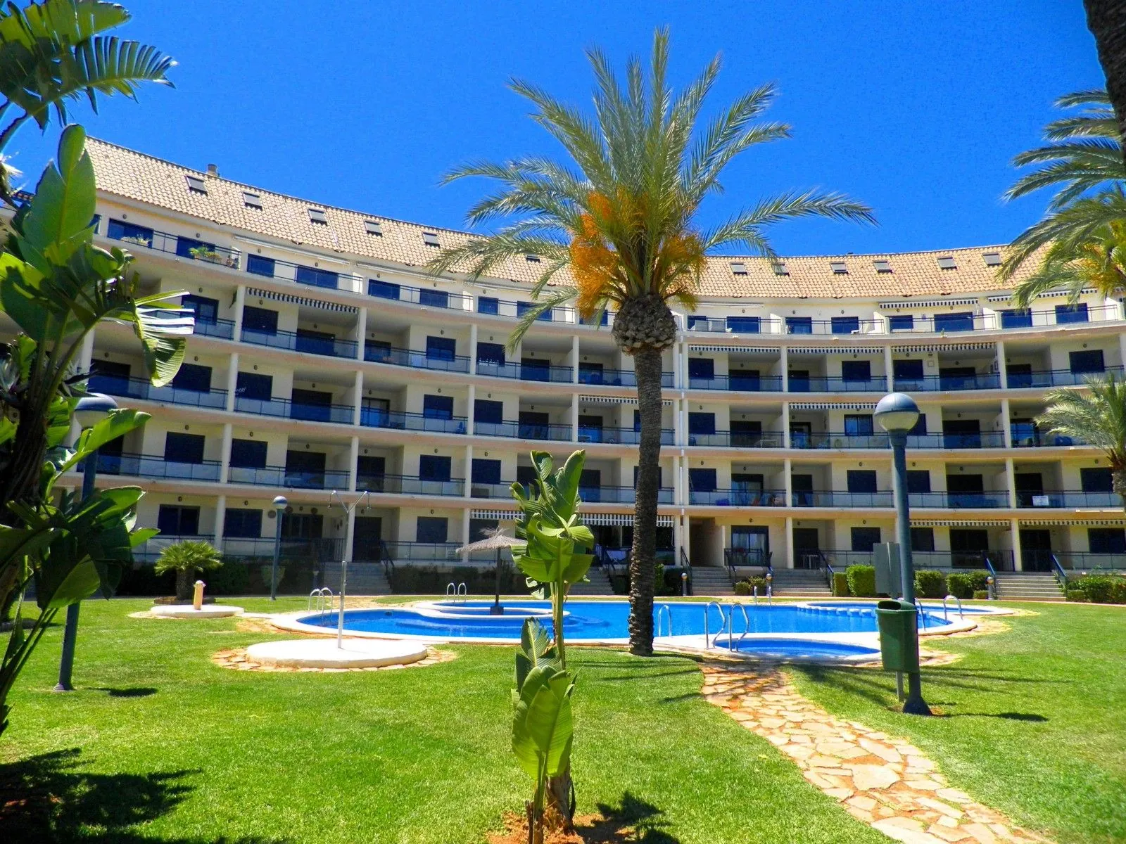 Apartamento con vistas al mar a 100 mts de la playa junto casco urbano