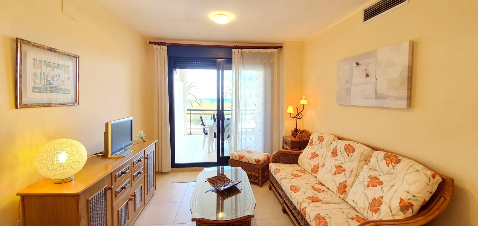 Apartamento con vistas al mar a 100 mts de la playa junto casco urbano