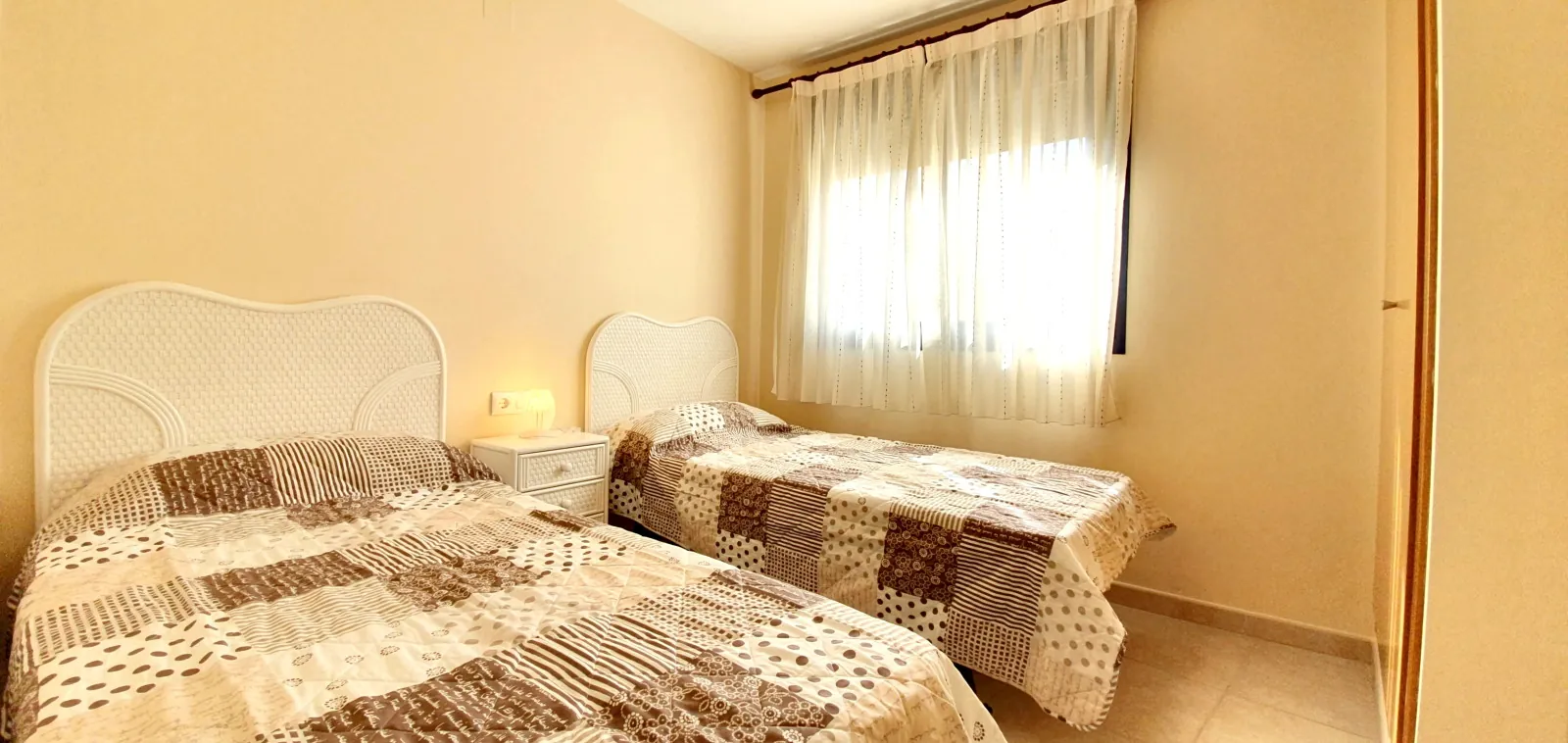 Apartamento con vistas al mar a 100 mts de la playa junto casco urbano