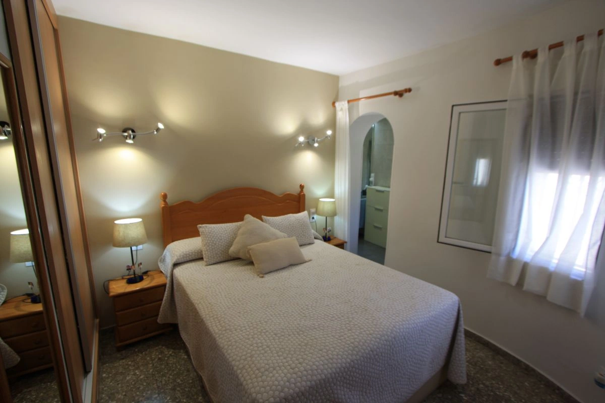 VILLA CON VISTAS A LA MONTAÑA EN DÉNIA