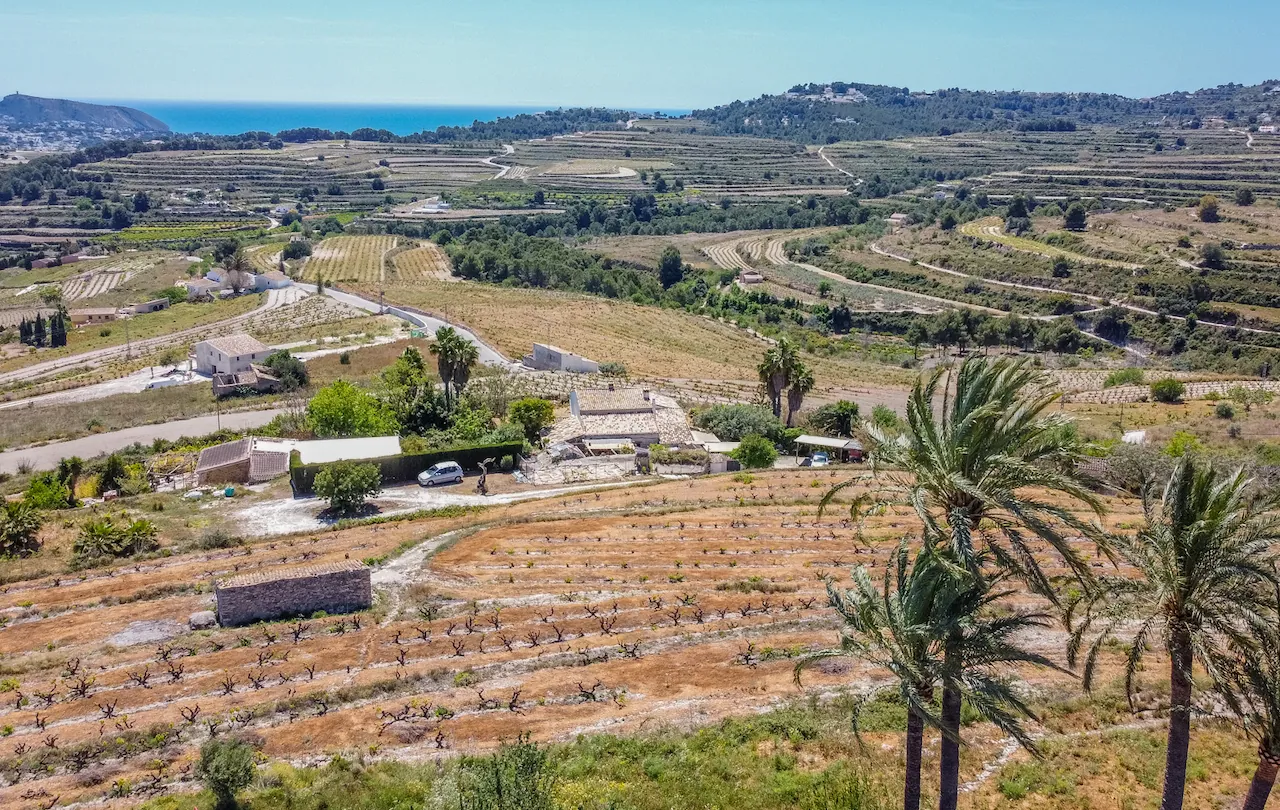 Última Finca Rústica disponible a la venta con vistas al mar en Teulada