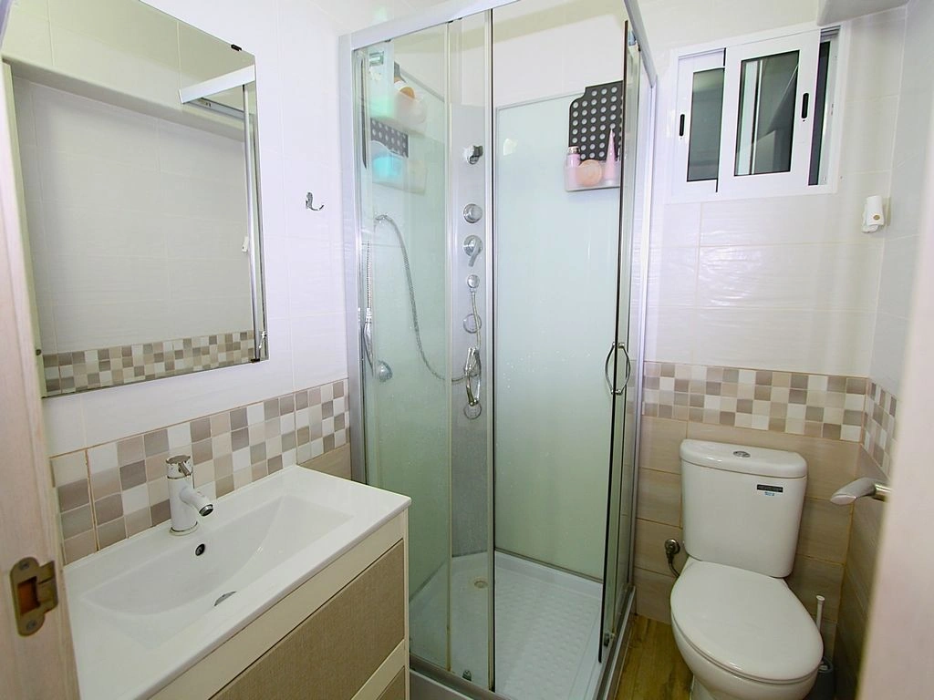 Piso con 3 dormitorios en venta  Denia