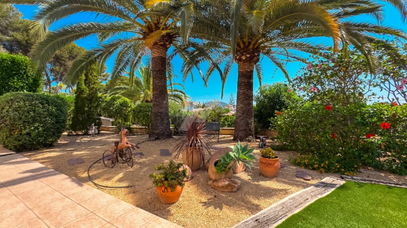 Villa de lujo en venta en Moraira con vistas al mar.