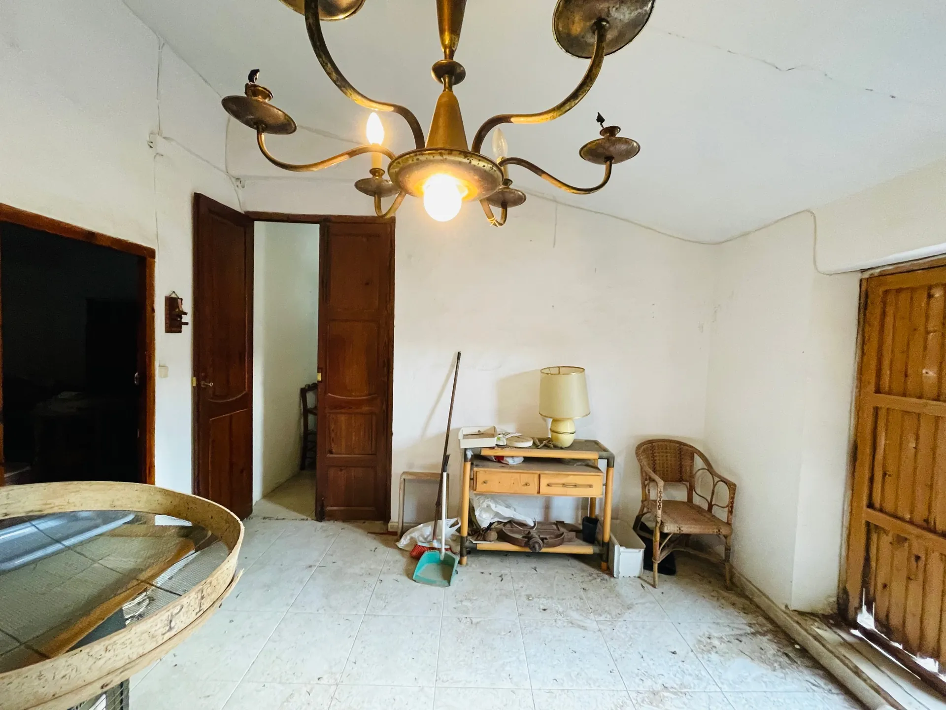 Vergel. Casa de pueblo grande con muchas posibilidades en venta