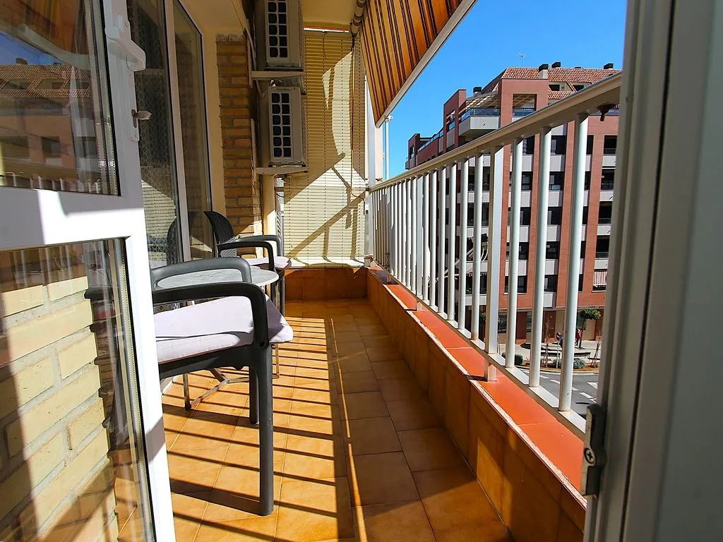 Piso con 3 dormitorios en venta  Denia
