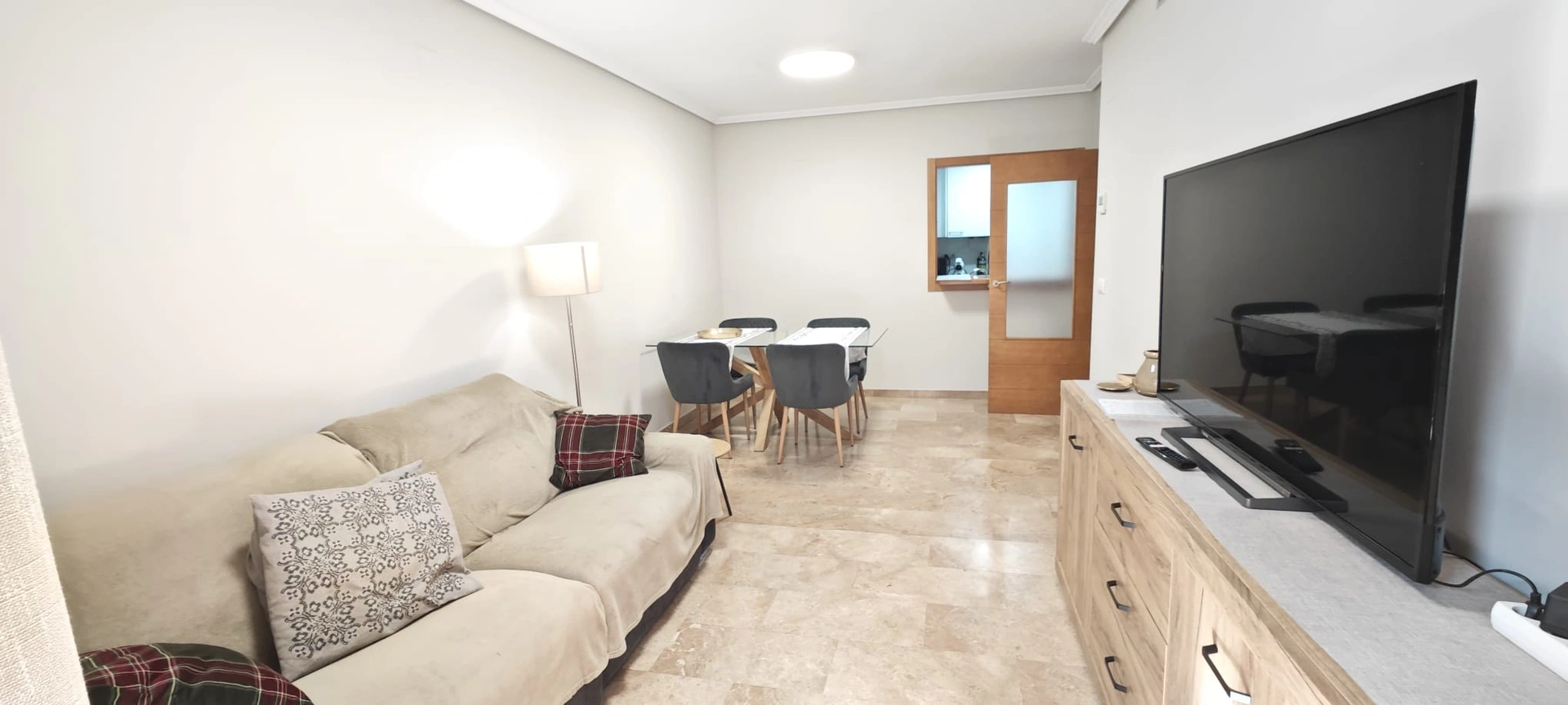 WOHNUNG ZUM SOFORT EINZIEHEN IN DER NÄHE DES HAFENS UND ZENTRUMS VON DENIA