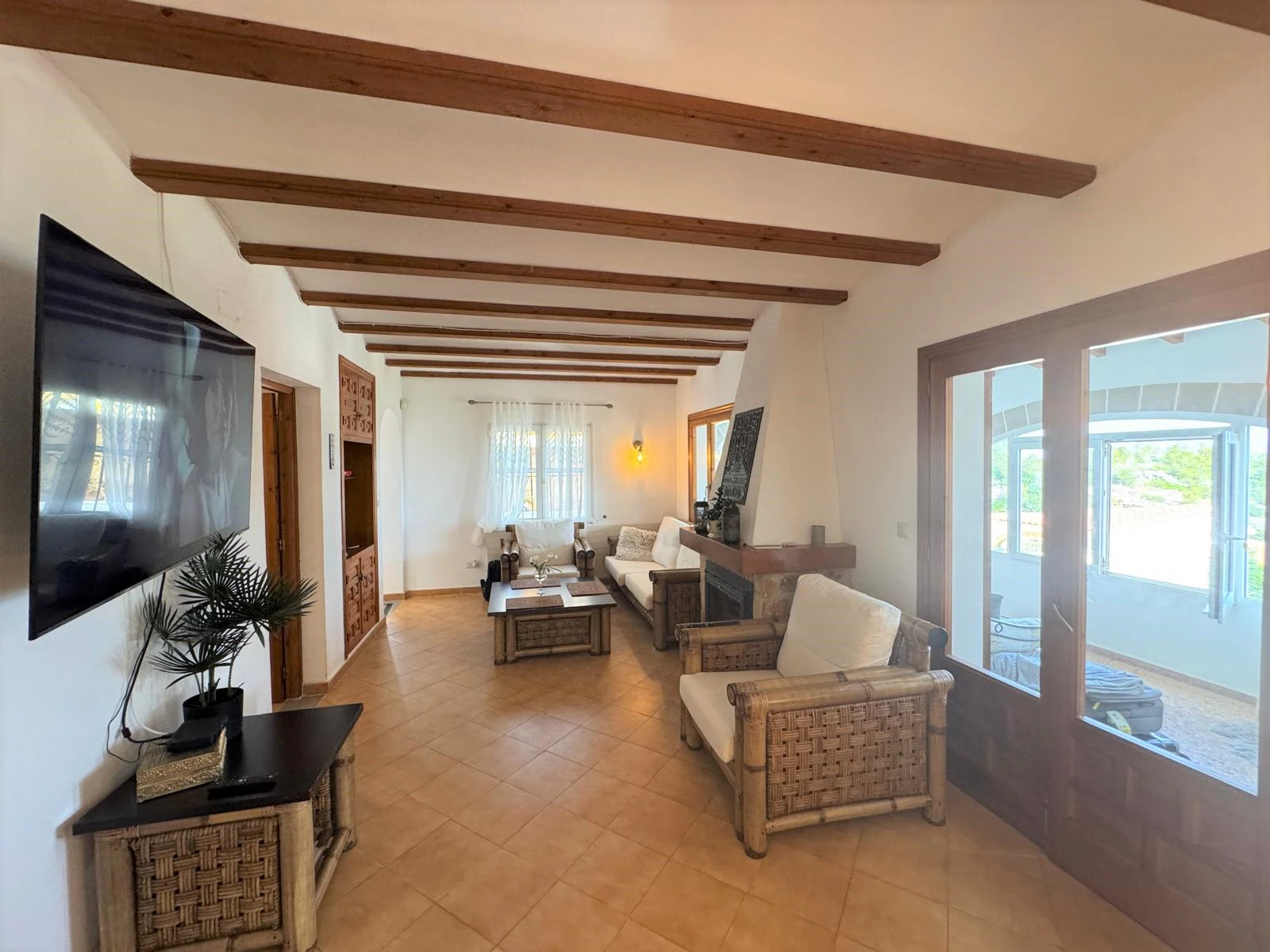 Villa con encanto y vistas al mar. Lista para entrar a vivir