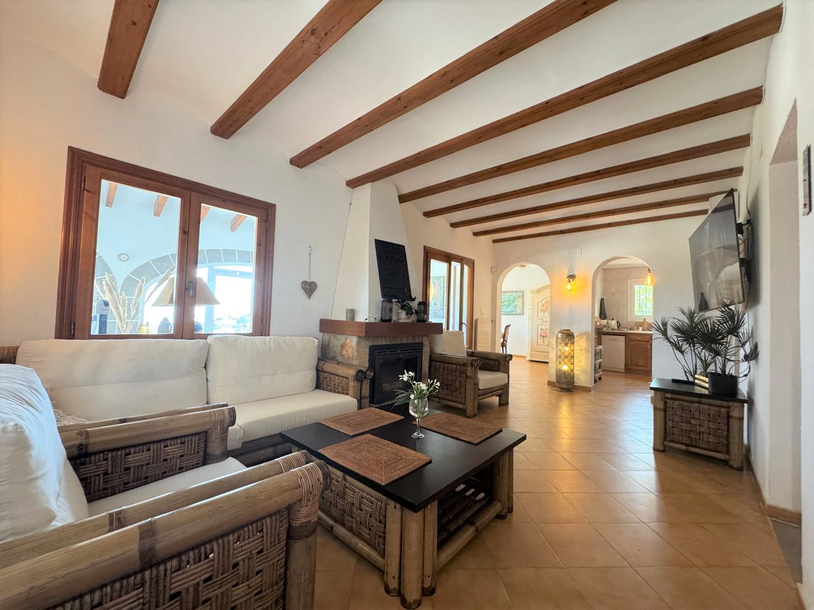 Villa con encanto y vistas al mar. Lista para entrar a vivir
