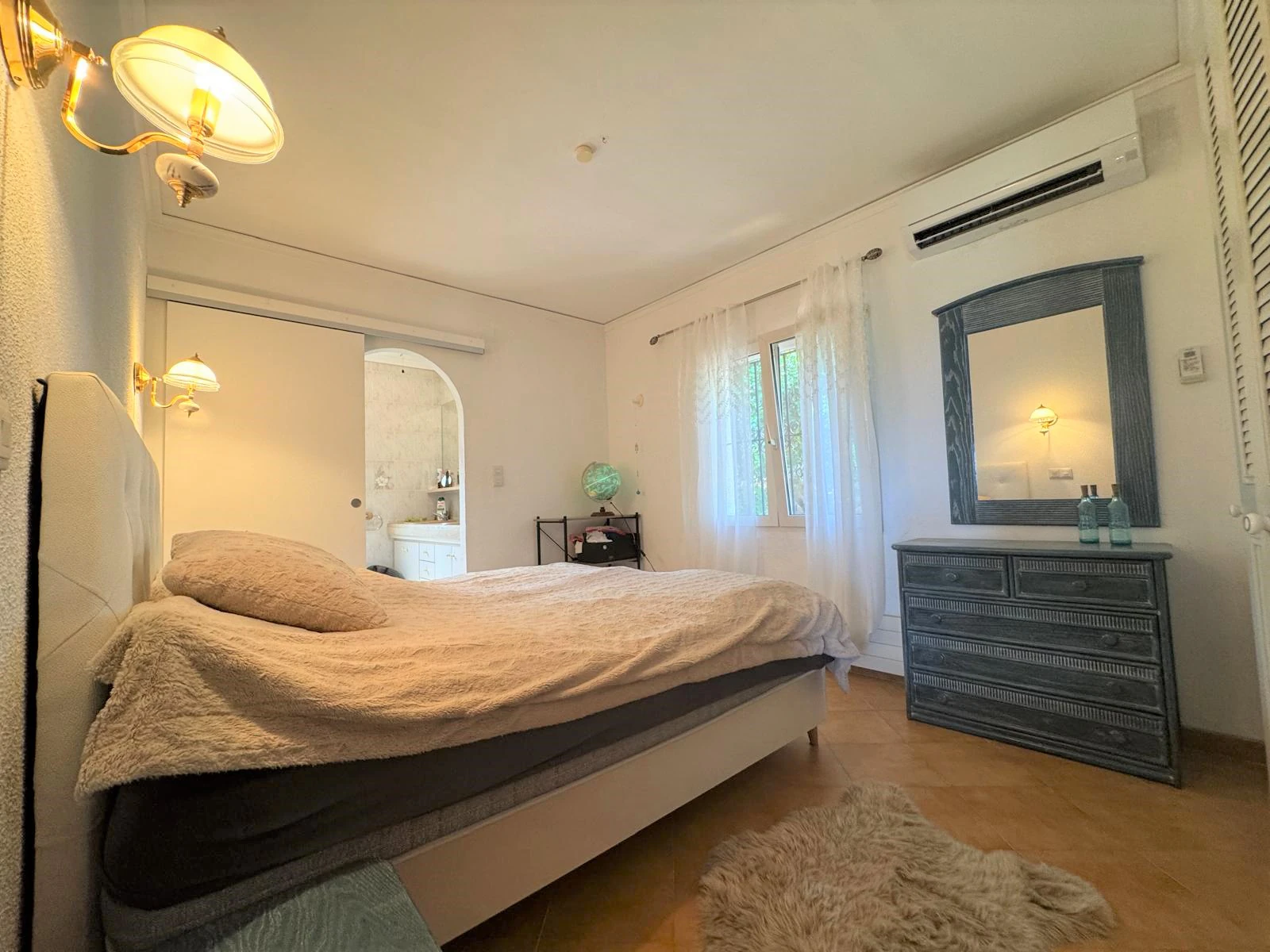 Villa con encanto y vistas al mar. Lista para entrar a vivir