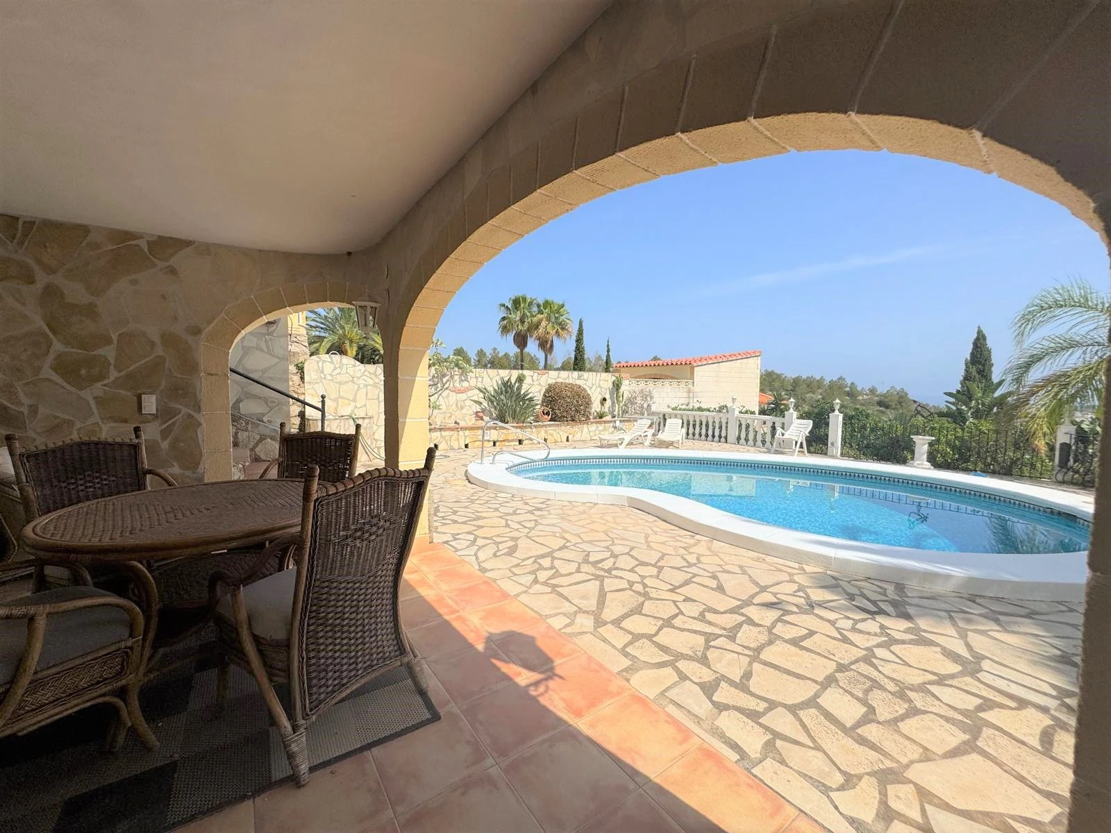 Villa con encanto y vistas al mar. Lista para entrar a vivir
