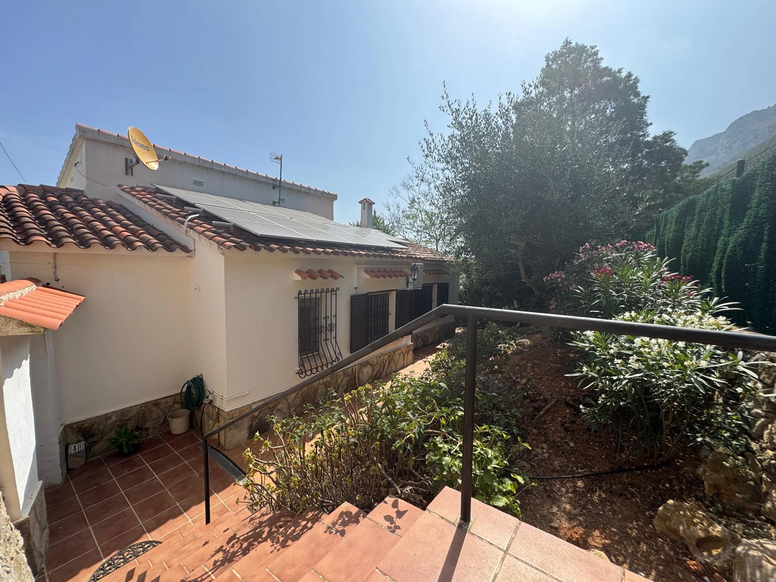 Villa con encanto y vistas al mar. Lista para entrar a vivir