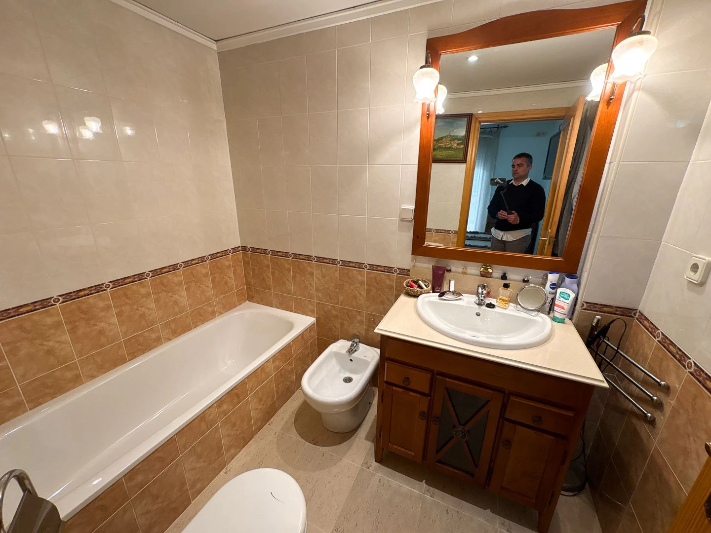 Impeccable Wohnung von 121m² mit Aufzug, Garage und Abstellraum in der Av. Miguel Hernández, Dénia.