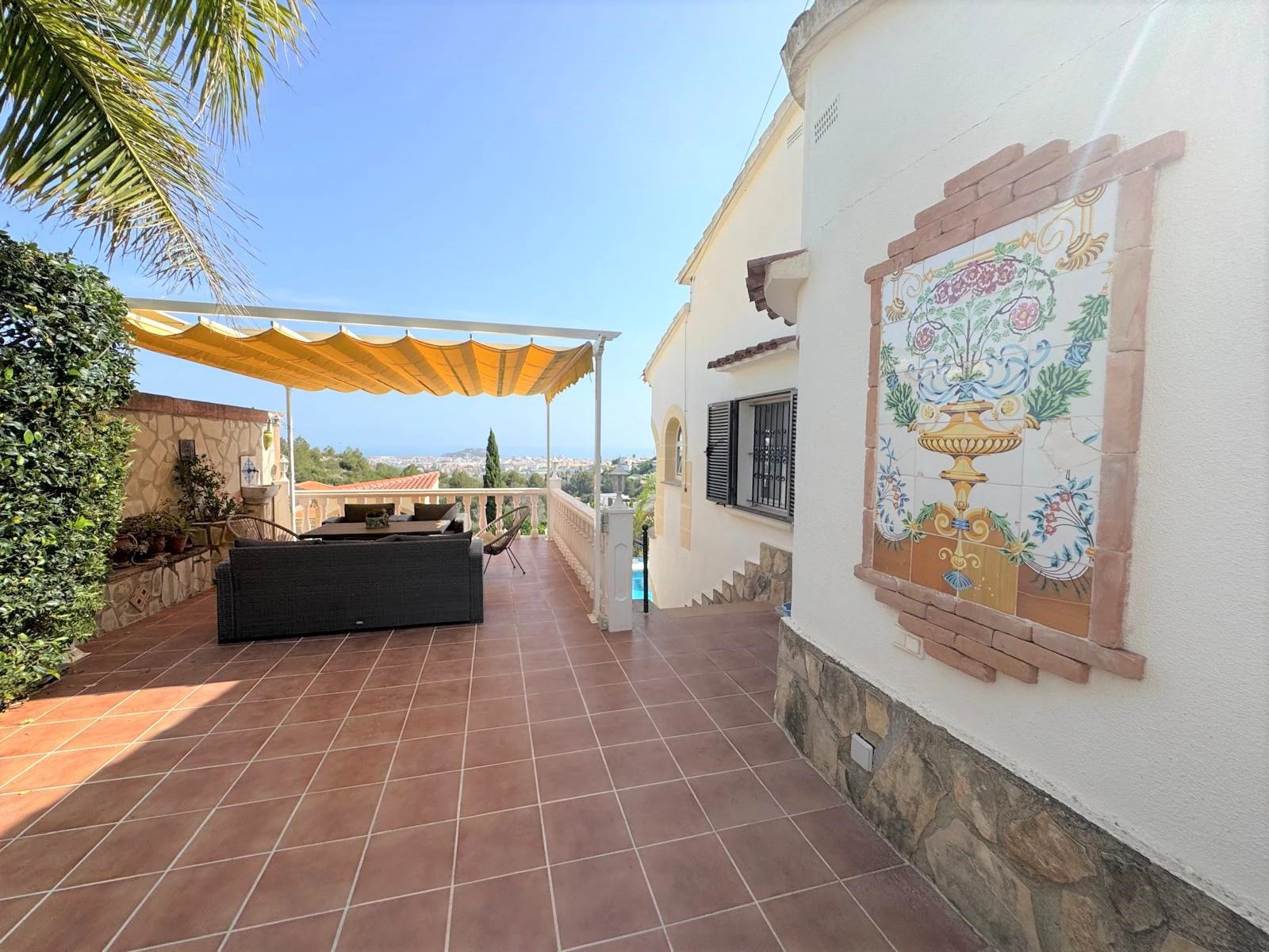 Villa con encanto y vistas al mar. Lista para entrar a vivir