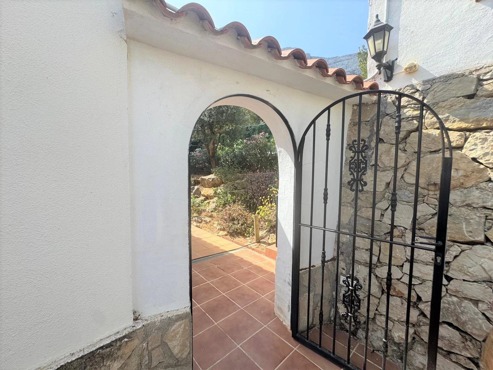 Villa con encanto y vistas al mar. Lista para entrar a vivir