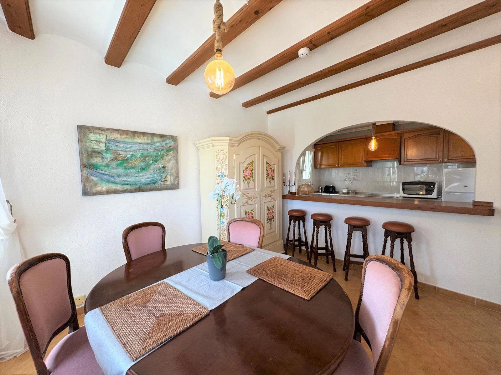 Villa con encanto y vistas al mar. Lista para entrar a vivir