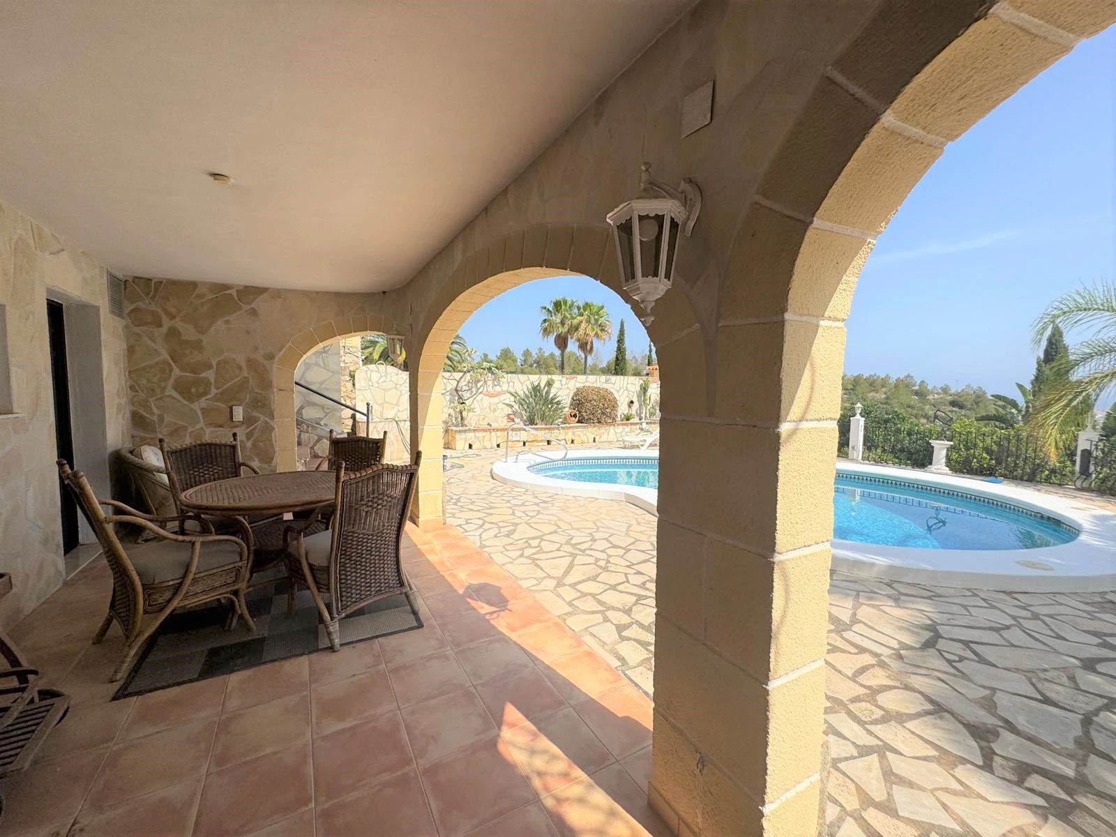 Villa con encanto y vistas al mar. Lista para entrar a vivir