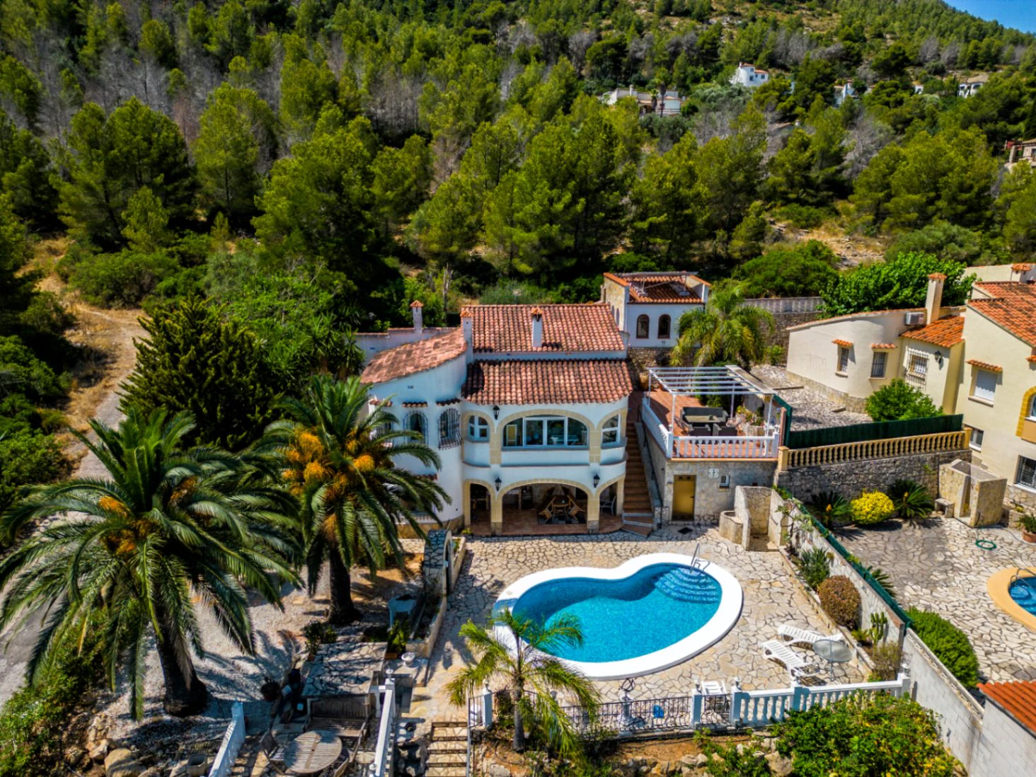 Villa con encanto y vistas al mar. Lista para entrar a vivir
