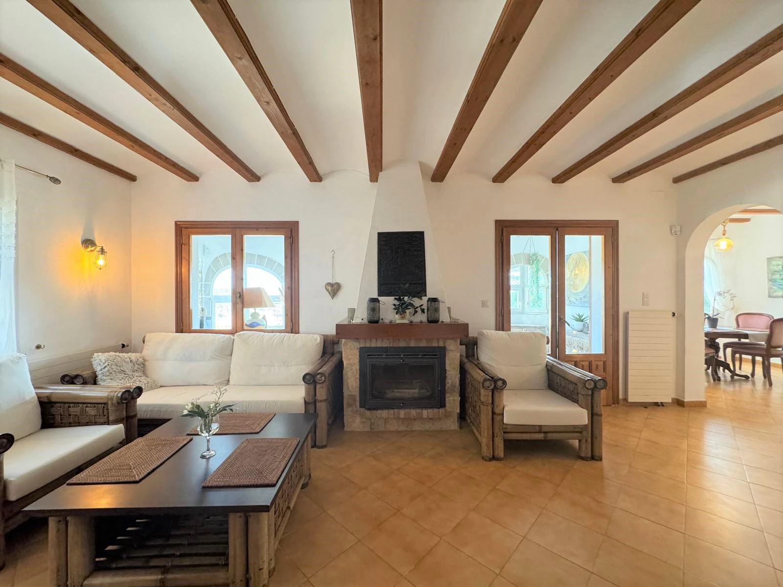 Villa con encanto y vistas al mar. Lista para entrar a vivir