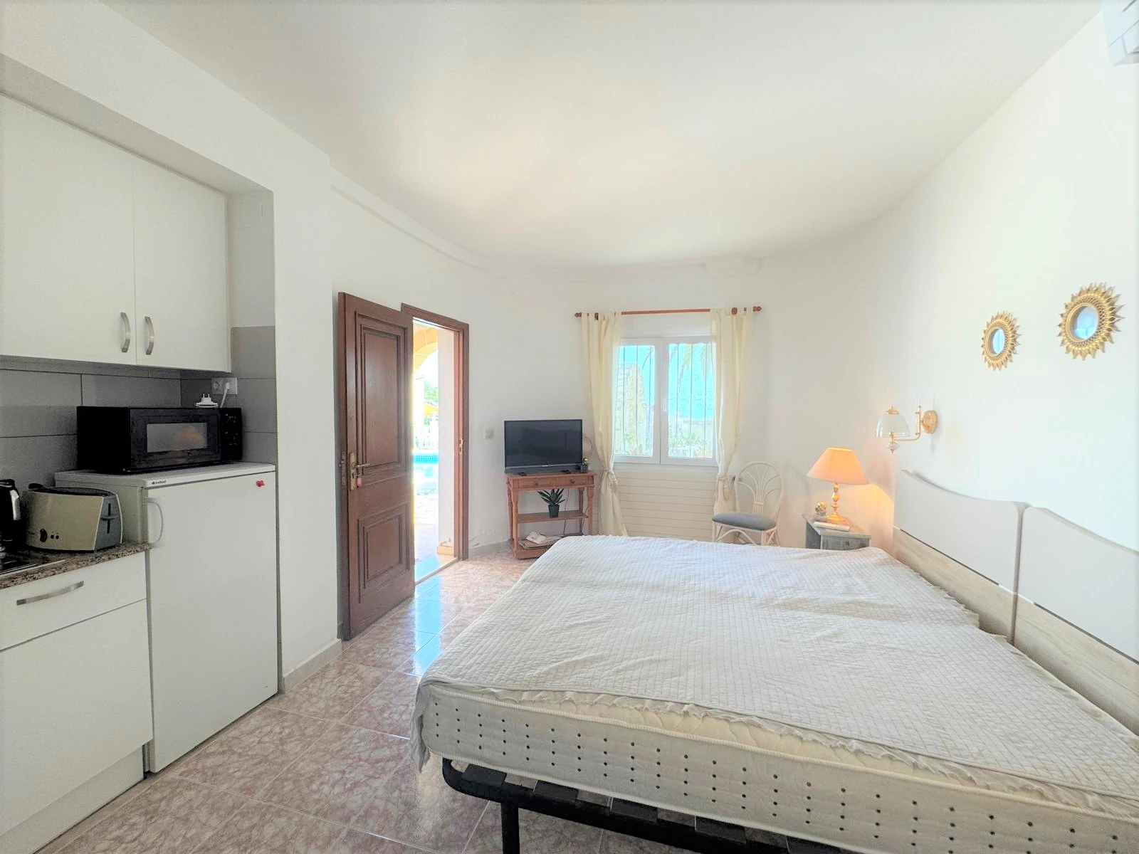 Villa con encanto y vistas al mar. Lista para entrar a vivir