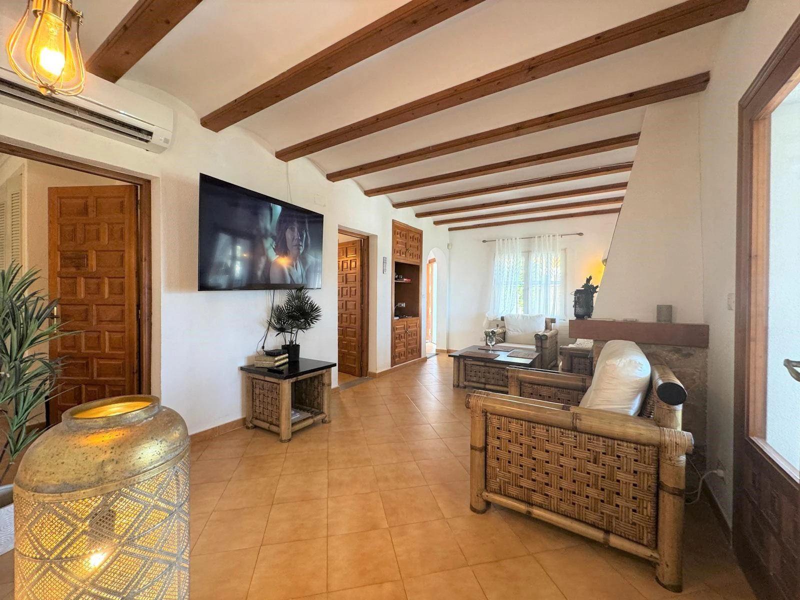 Villa con encanto y vistas al mar. Lista para entrar a vivir