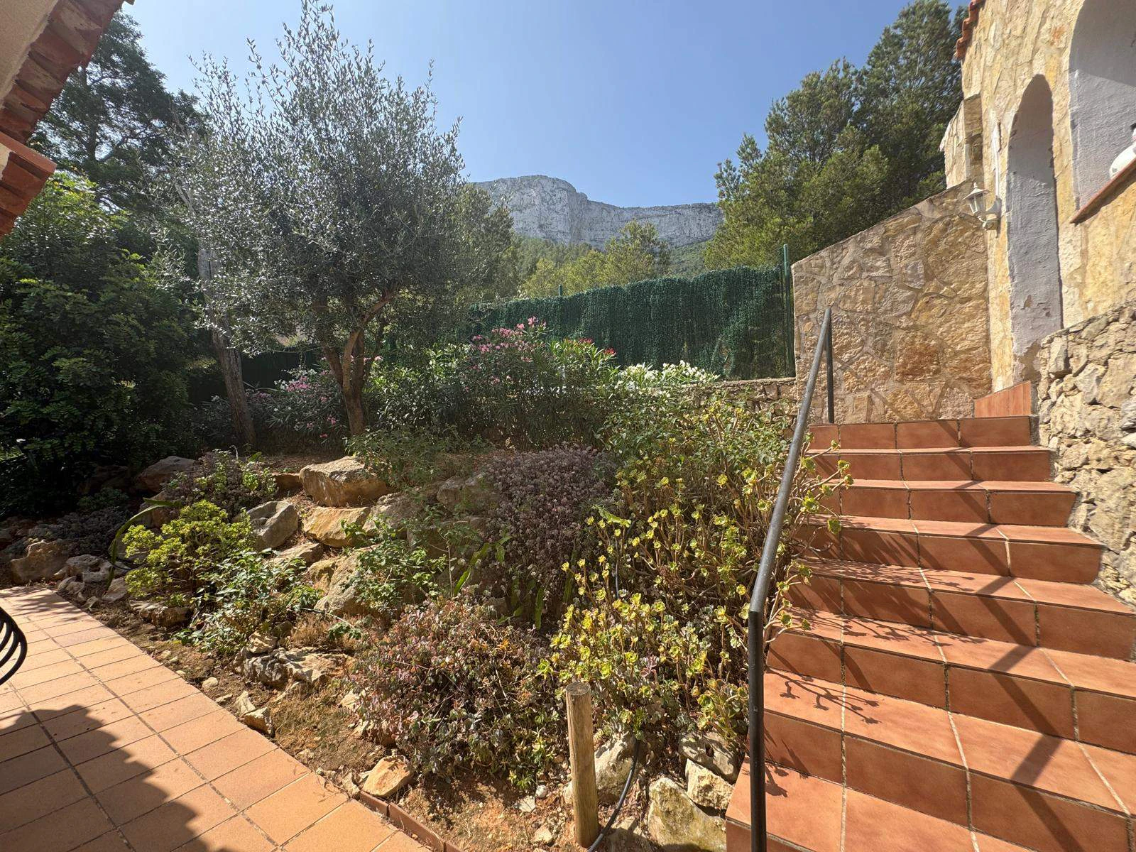 Villa con encanto y vistas al mar. Lista para entrar a vivir