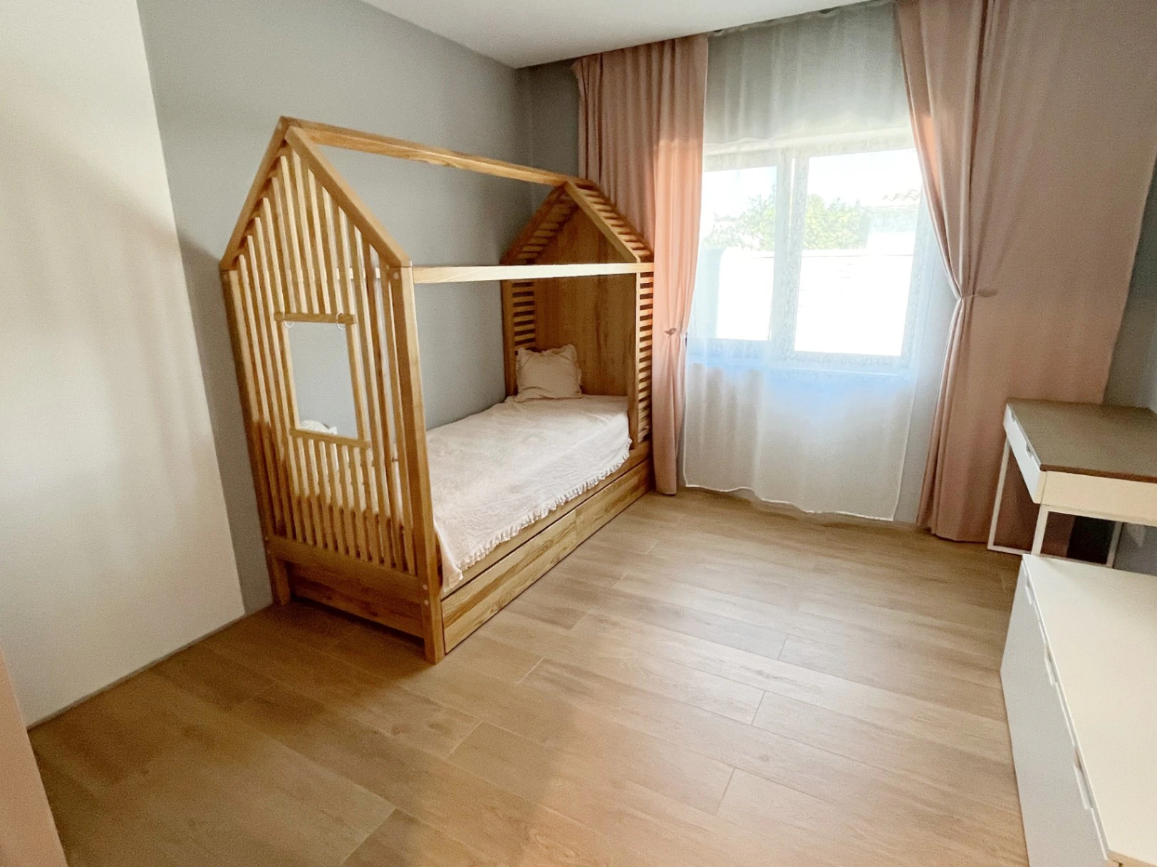 Elegant ultra-modern high-quality chalet in Els Poblets