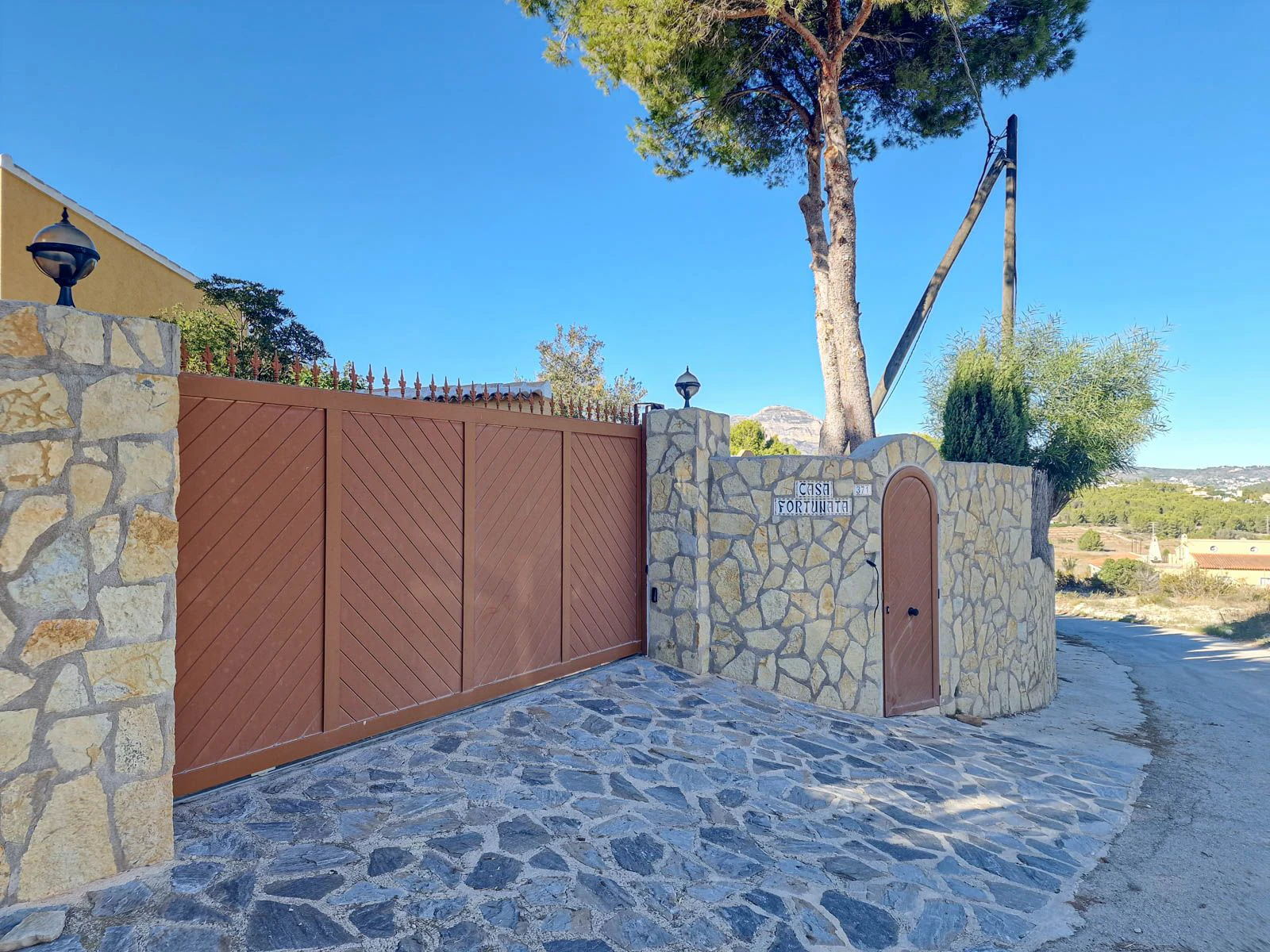 SUMMER RENTAL BENITACHELL WITH VIEWS