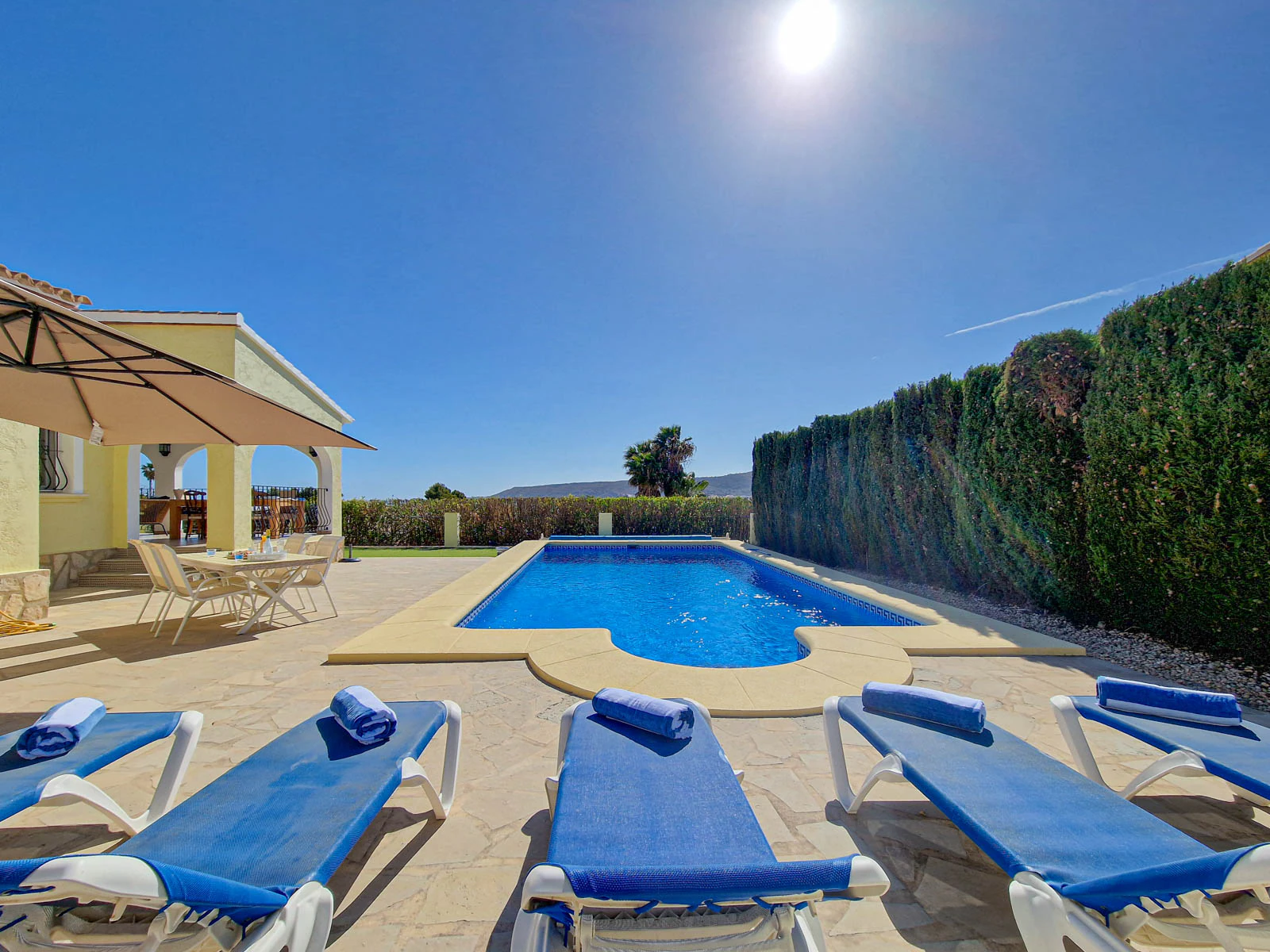 SUMMER HOLIDAY RENTAL