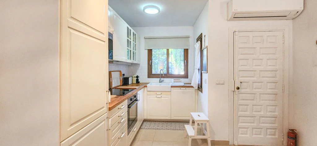 HOLIDAY RENTAL