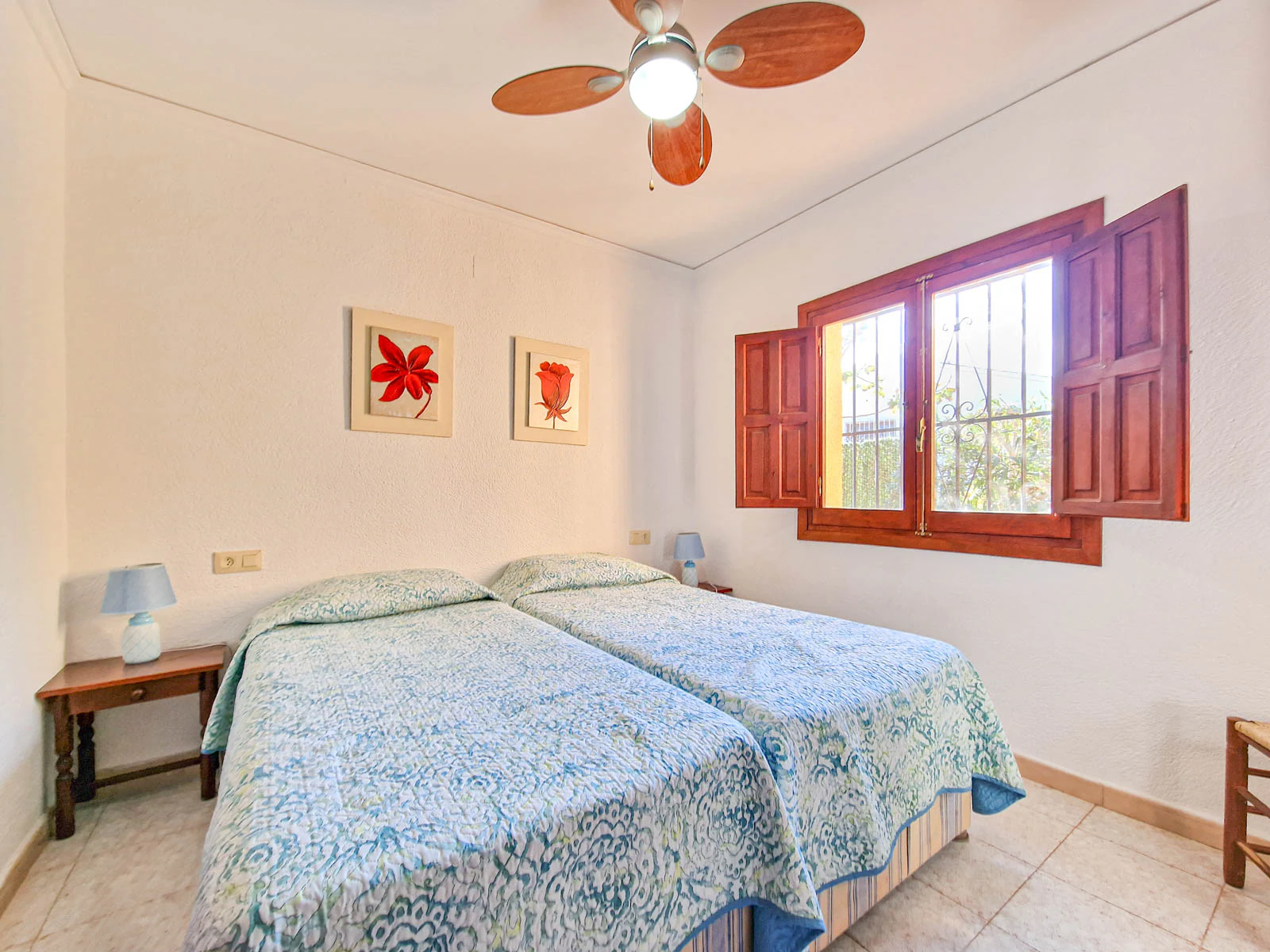 SUMMER RENTAL BENITACHELL WITH VIEWS