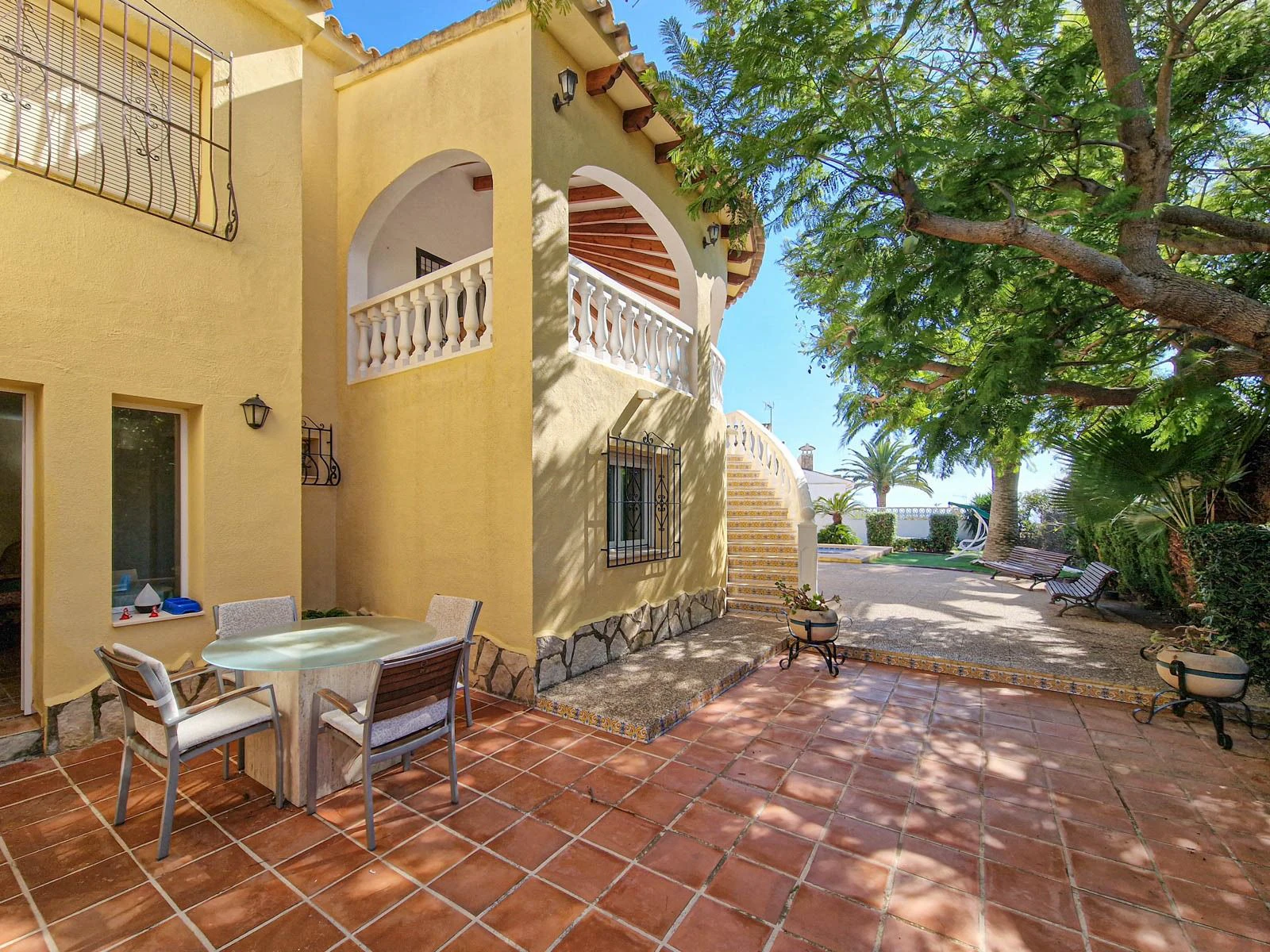 SUMMER RENTAL APARTMENT WITH PRIVATE POOL