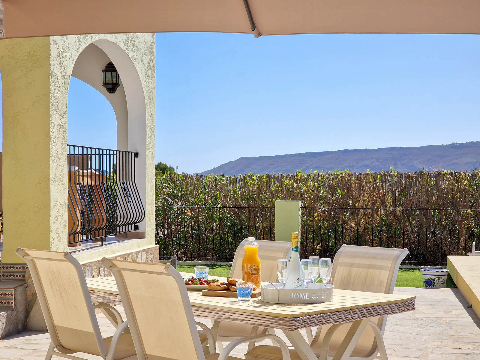 SUMMER HOLIDAY RENTAL