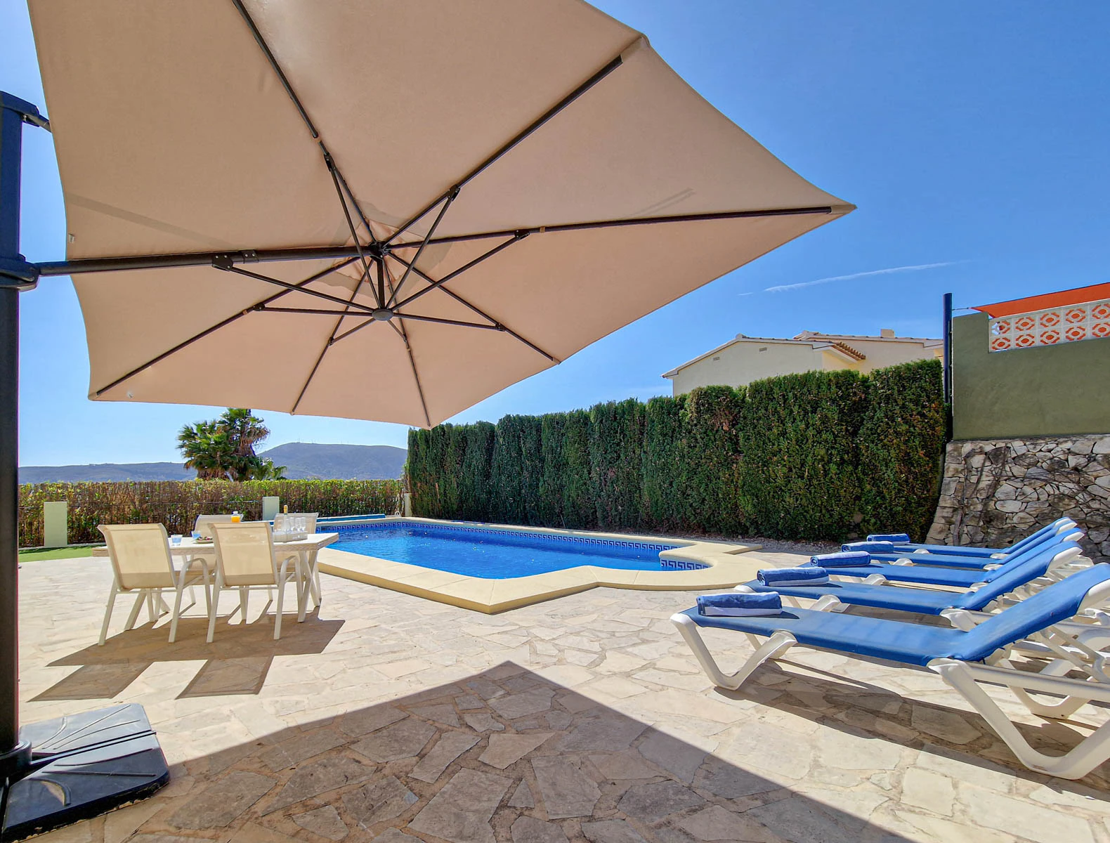 SUMMER HOLIDAY RENTAL