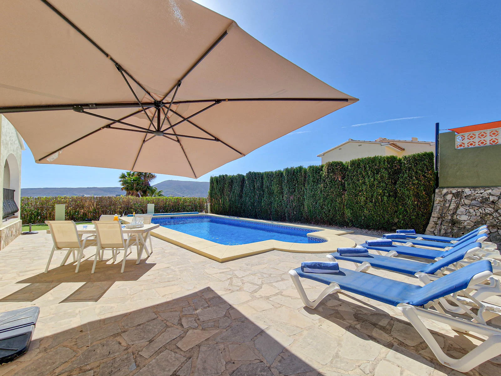 SUMMER HOLIDAY RENTAL
