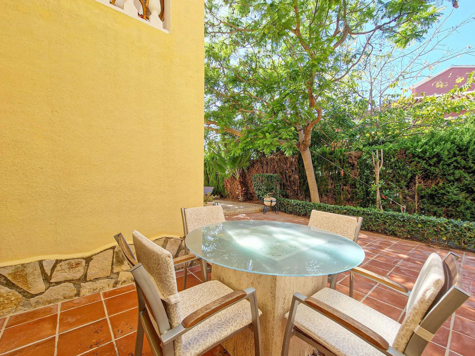 SUMMER RENTAL APARTMENT WITH PRIVATE POOL