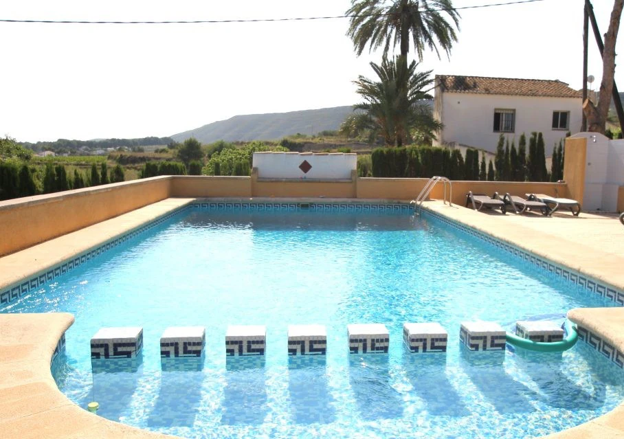 SUMMER RENTAL BENITACHELL WITH VIEWS