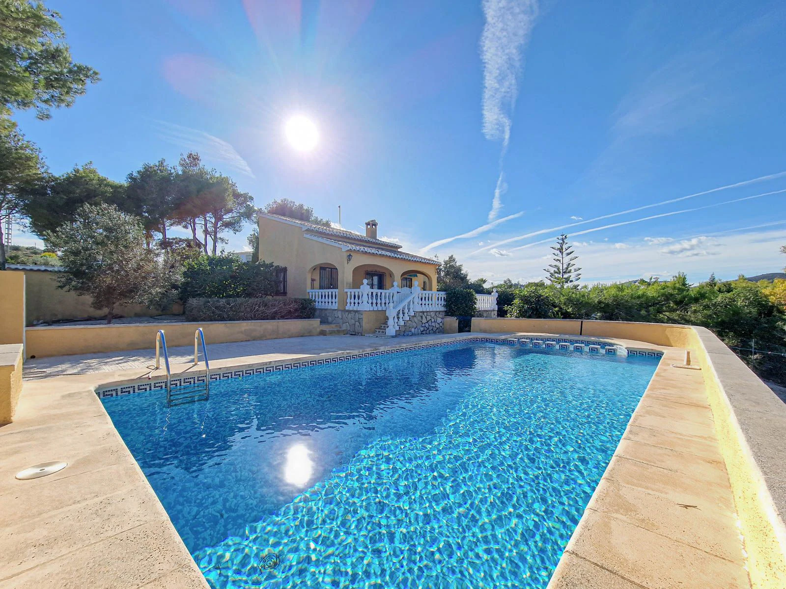 SUMMER RENTAL BENITACHELL WITH VIEWS