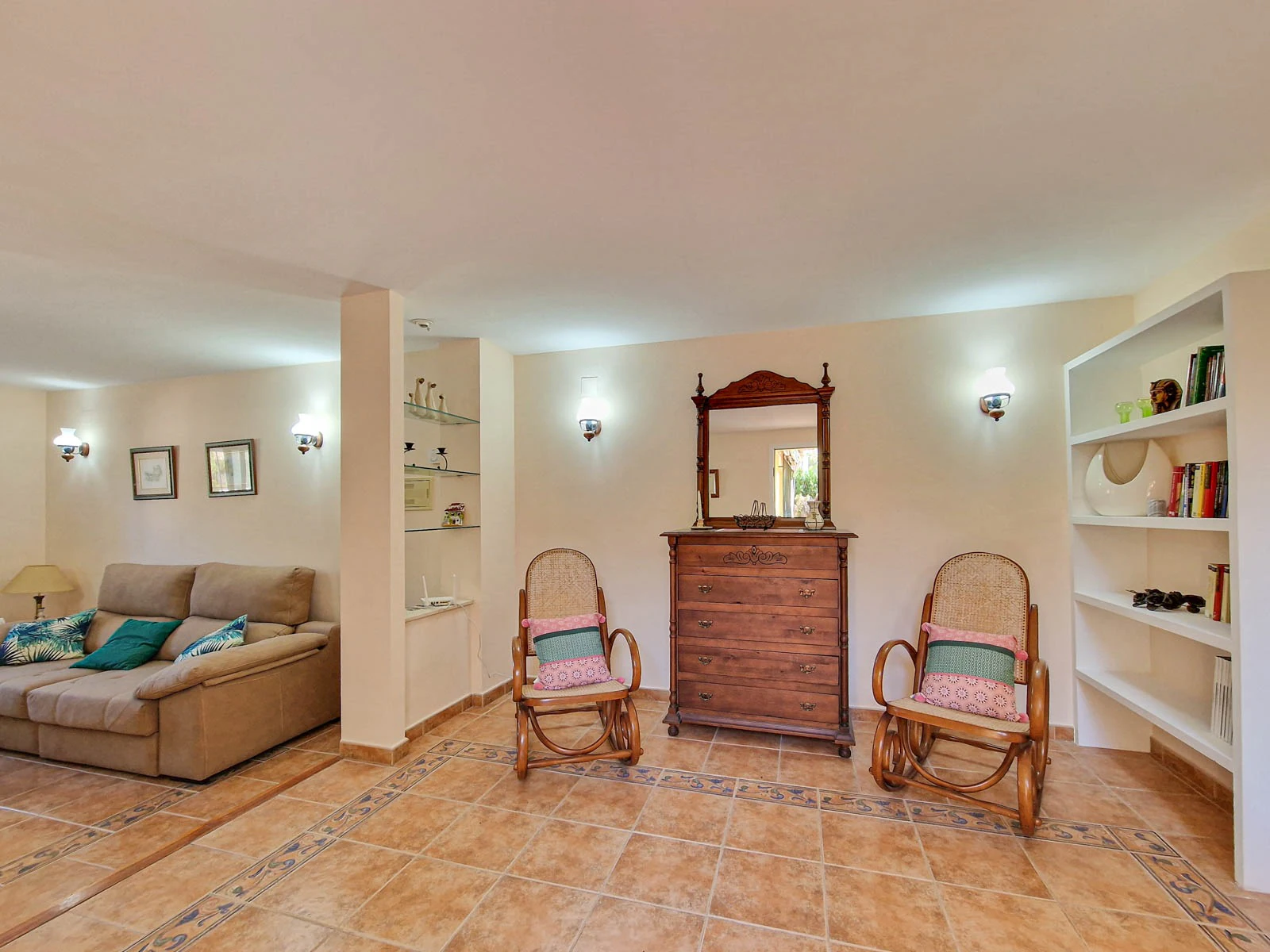 SUMMER RENTAL APARTMENT WITH PRIVATE POOL