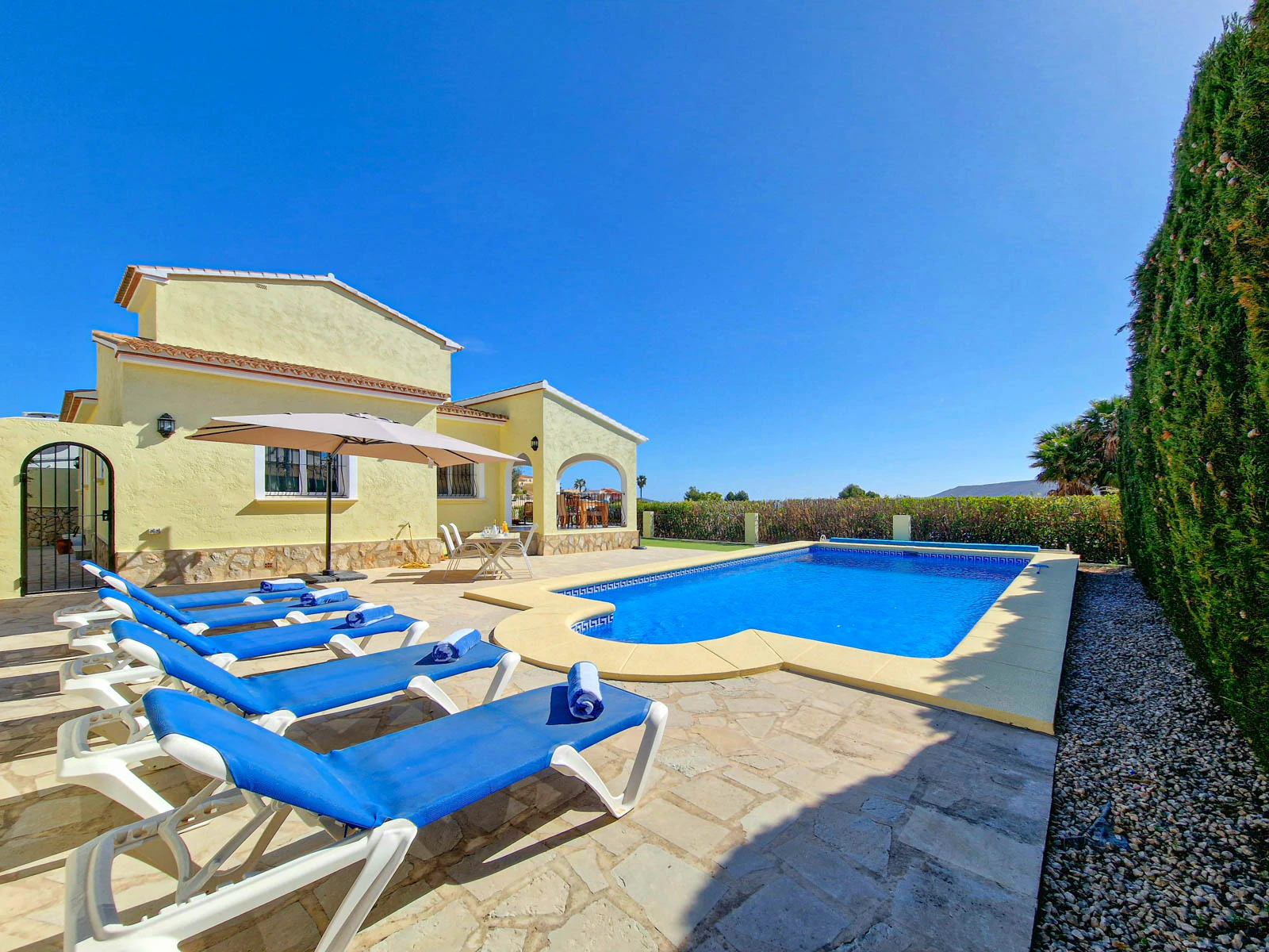 SUMMER HOLIDAY RENTAL