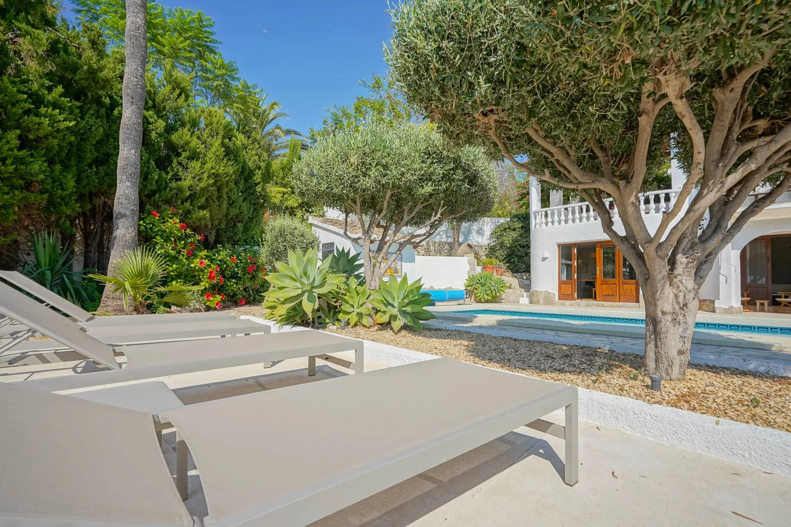 Exklusive renovierte mediterrane Villa mit 4 Schlafzimmern und Meerblick zum Verkauf in Moraira.