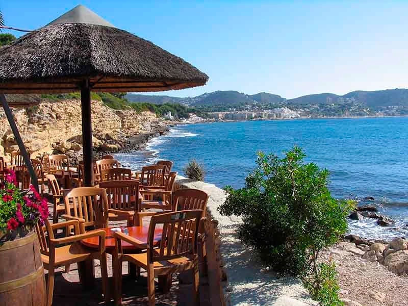 Exclusive traditional villa for sale in Moraira. A Haven of Tranquility Just Minutes From Downtown and the Beach