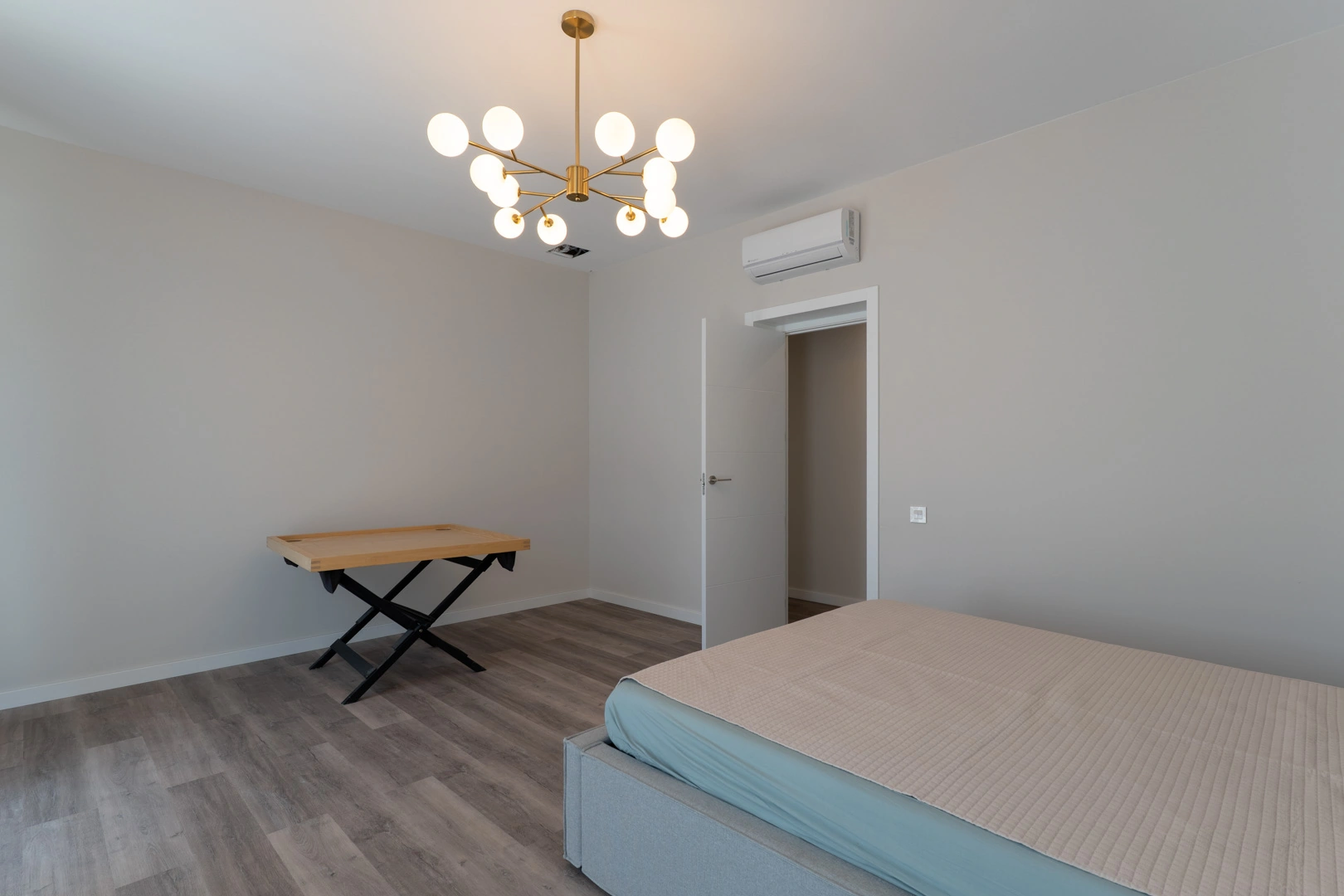 Villa moderna aún por terminar en venta en Calpe.