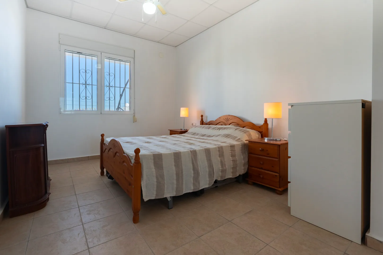Villa con casa de invitados y vistas panoramicas al mar en venta en Calpe