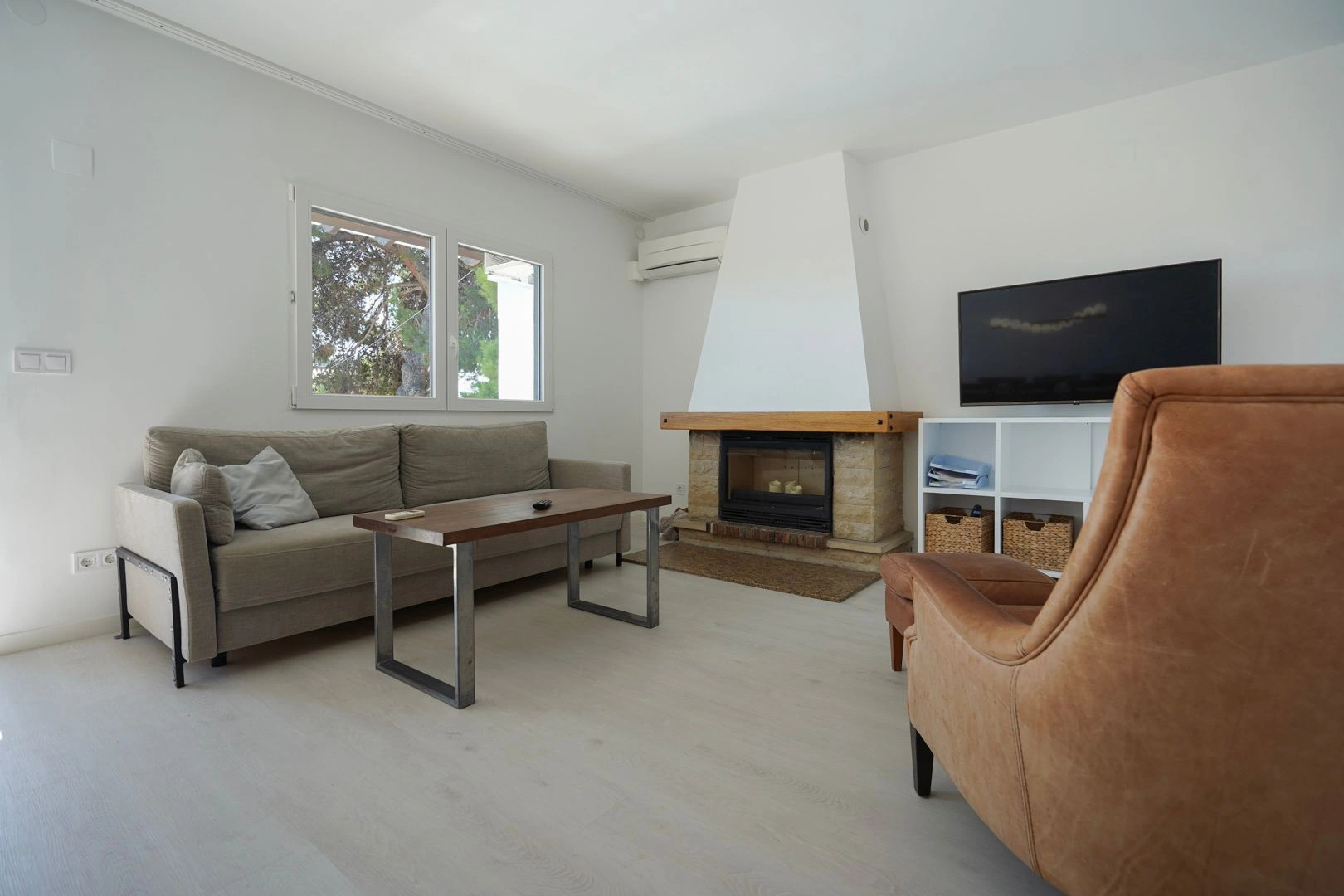 Villa reformada de 5 dormitorios en venta a 500m de la playa y centro de Calpe - 3