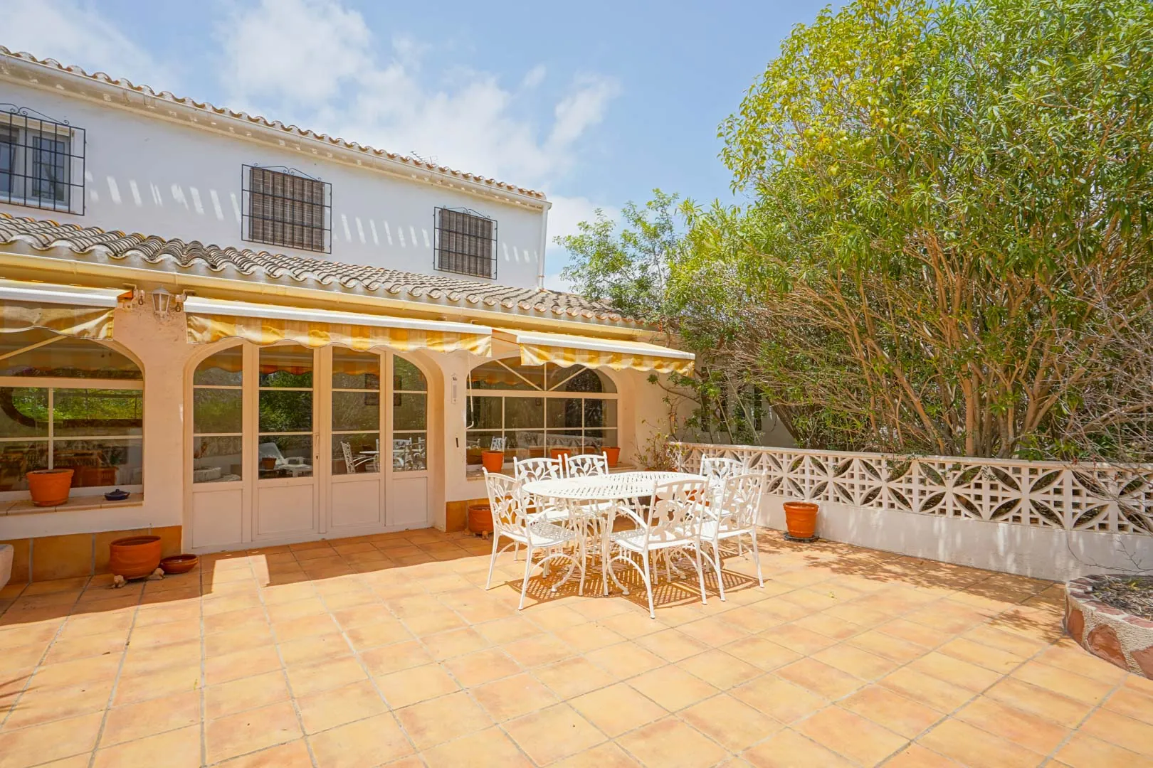 Villa traditionnelle avec maison d’hôtes à vendre à Jávea