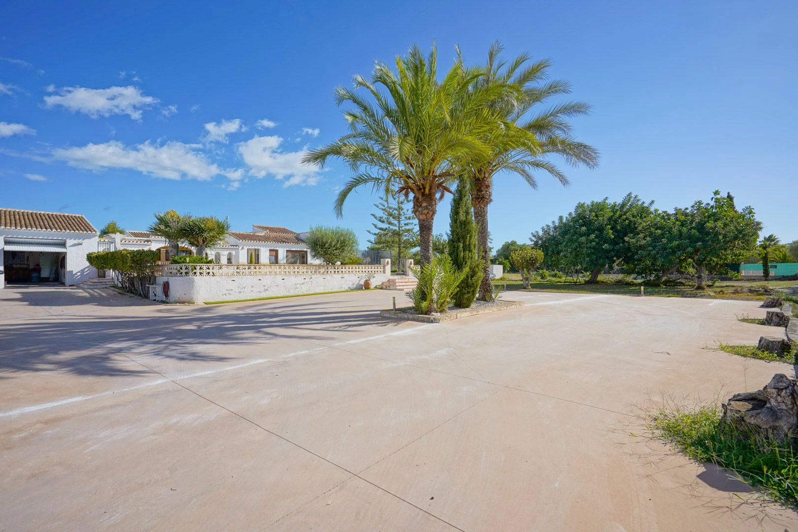 Spettacolare villa su grande terreno e piscina a Jávea