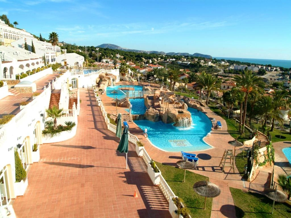 Bungalow en venta en Calpe en zona residencial con vistas al mar y Peñon de Ifach
