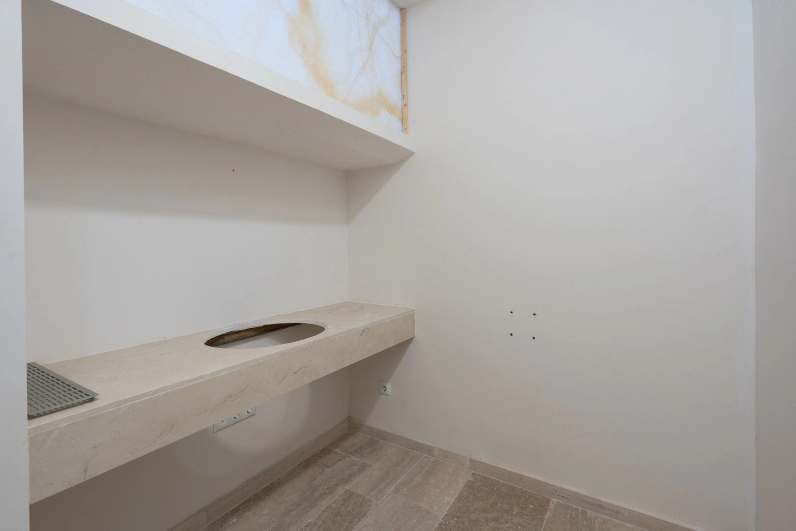 Locale commerciale esclusivo con abitazione in una posizione strategica tra Moraira e Benissa.