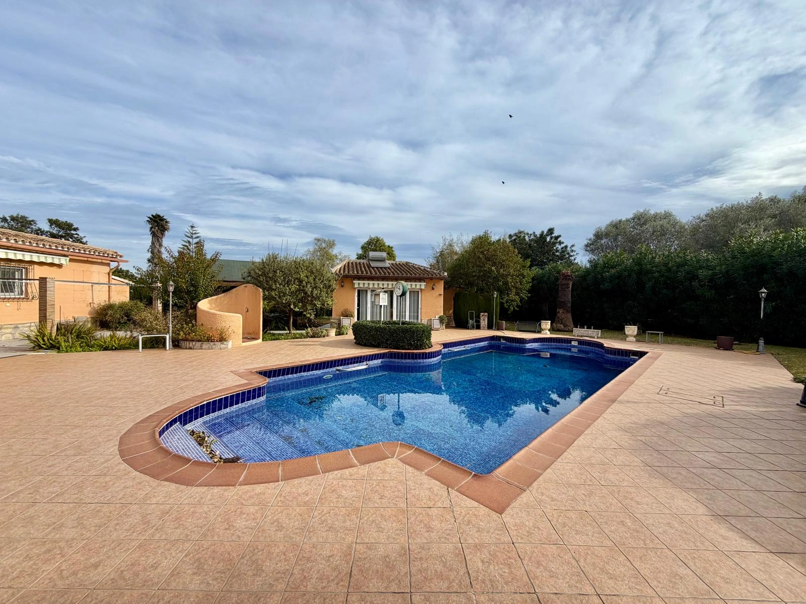 Villa de Ensueño en venta, en Plena Naturaleza con Apartamento de Invitados