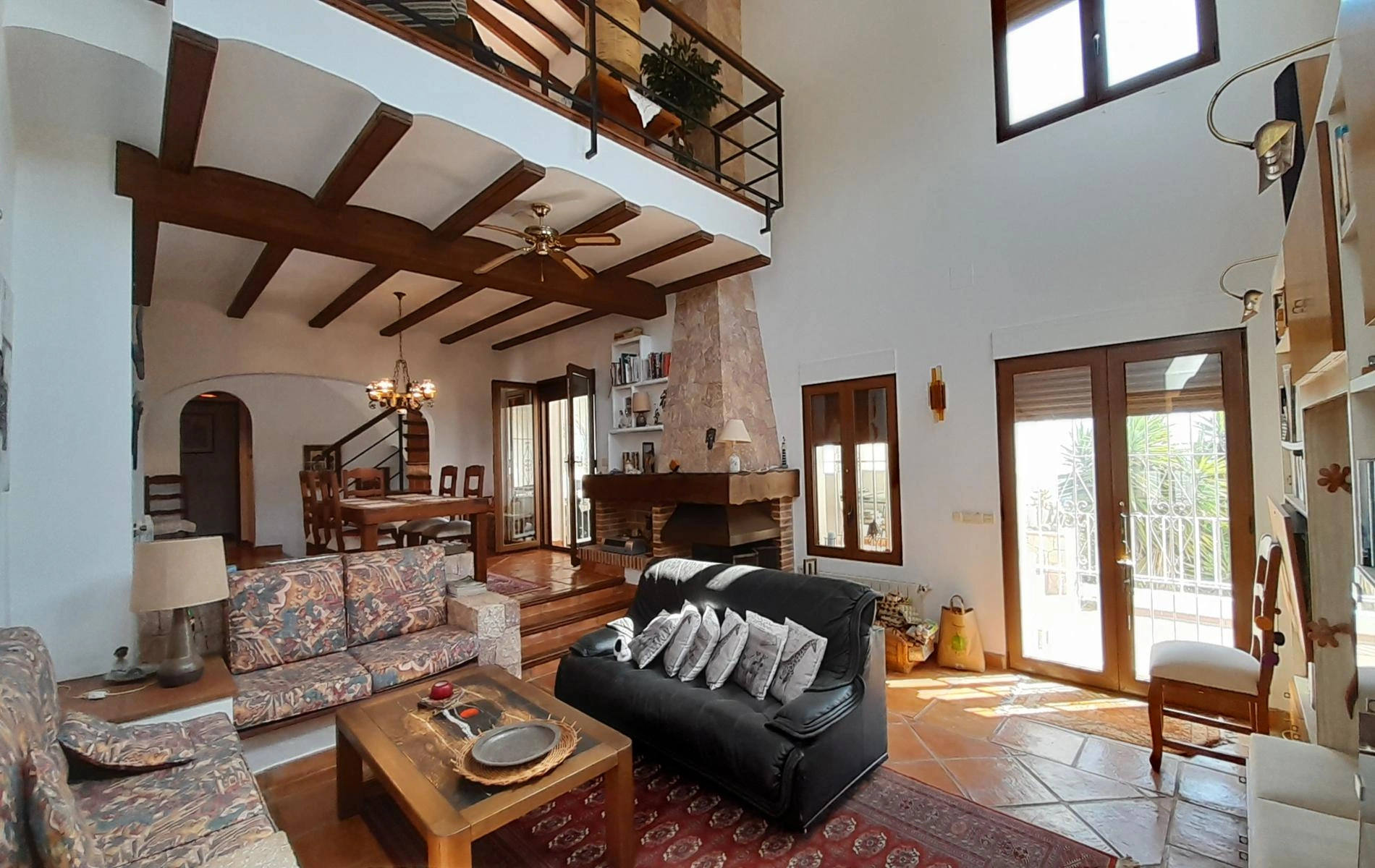 Villa de 4 dormitorios en venta en Montepego con vistas al mar
